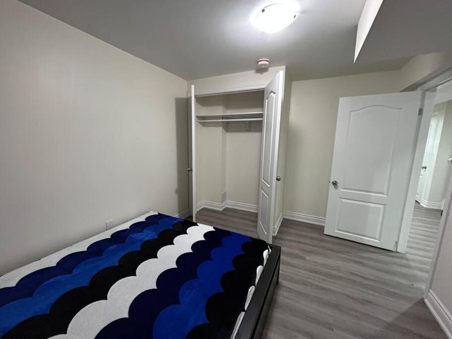 2 Bedroom Private Apartment With Private Entrance Brampton Exteriör bild